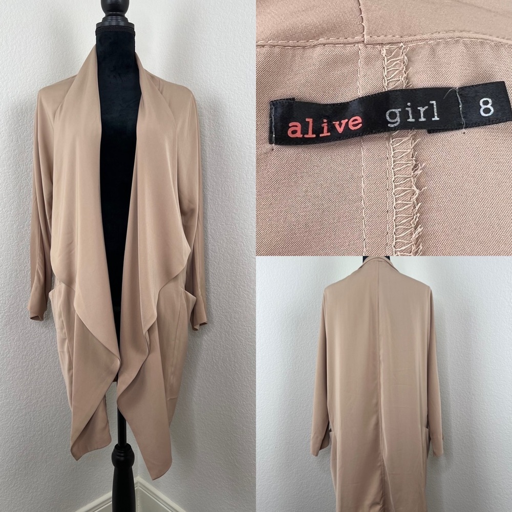 Alive girl wrap jacket Beautiful beige flowy wrap Size 8  Basic for all